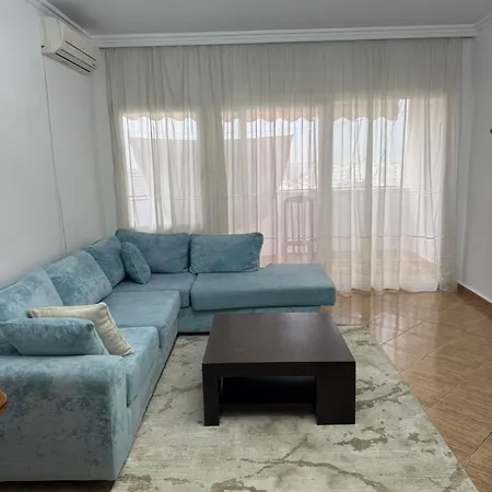 10-th Floor Flat With Stunning View 아파트
