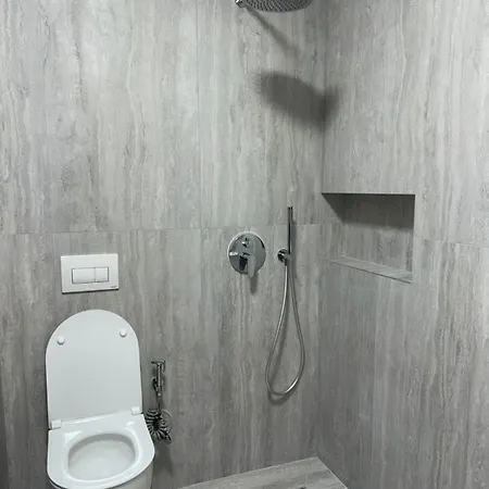 10-th Floor Flat With Stunning View 아파트